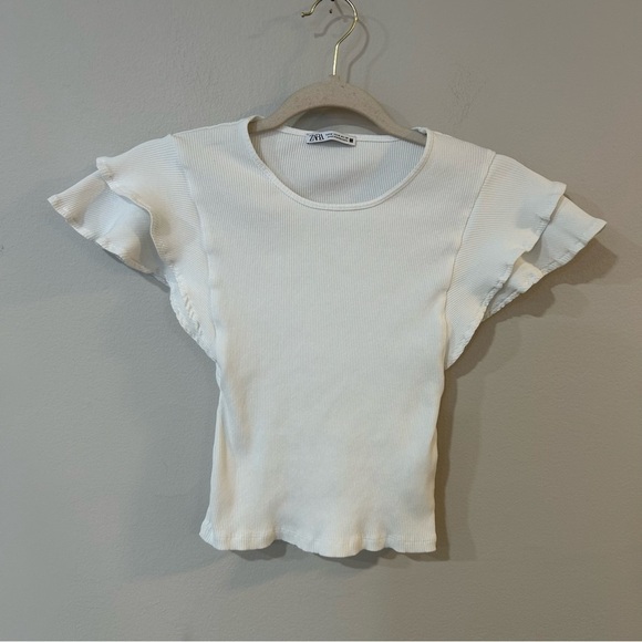 Zara Women’s Cropped White Ribbed Flutter Sleeve Crewneck Top Size Medium - Picture 2 of 5